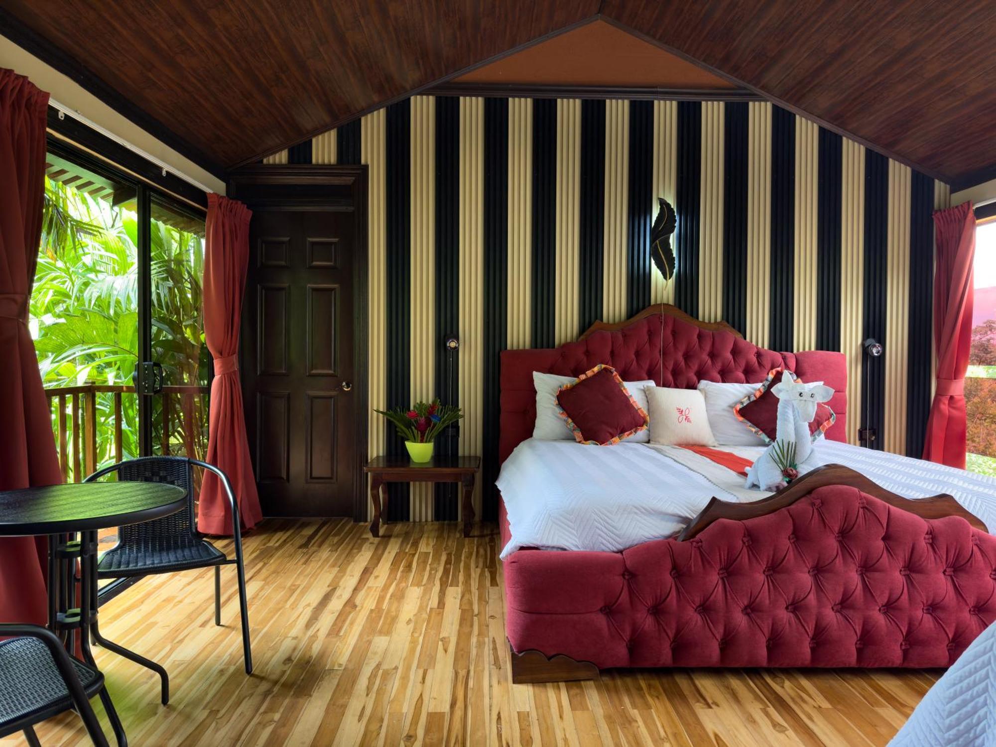 Heliconias Nature & Hot Springs Hotel