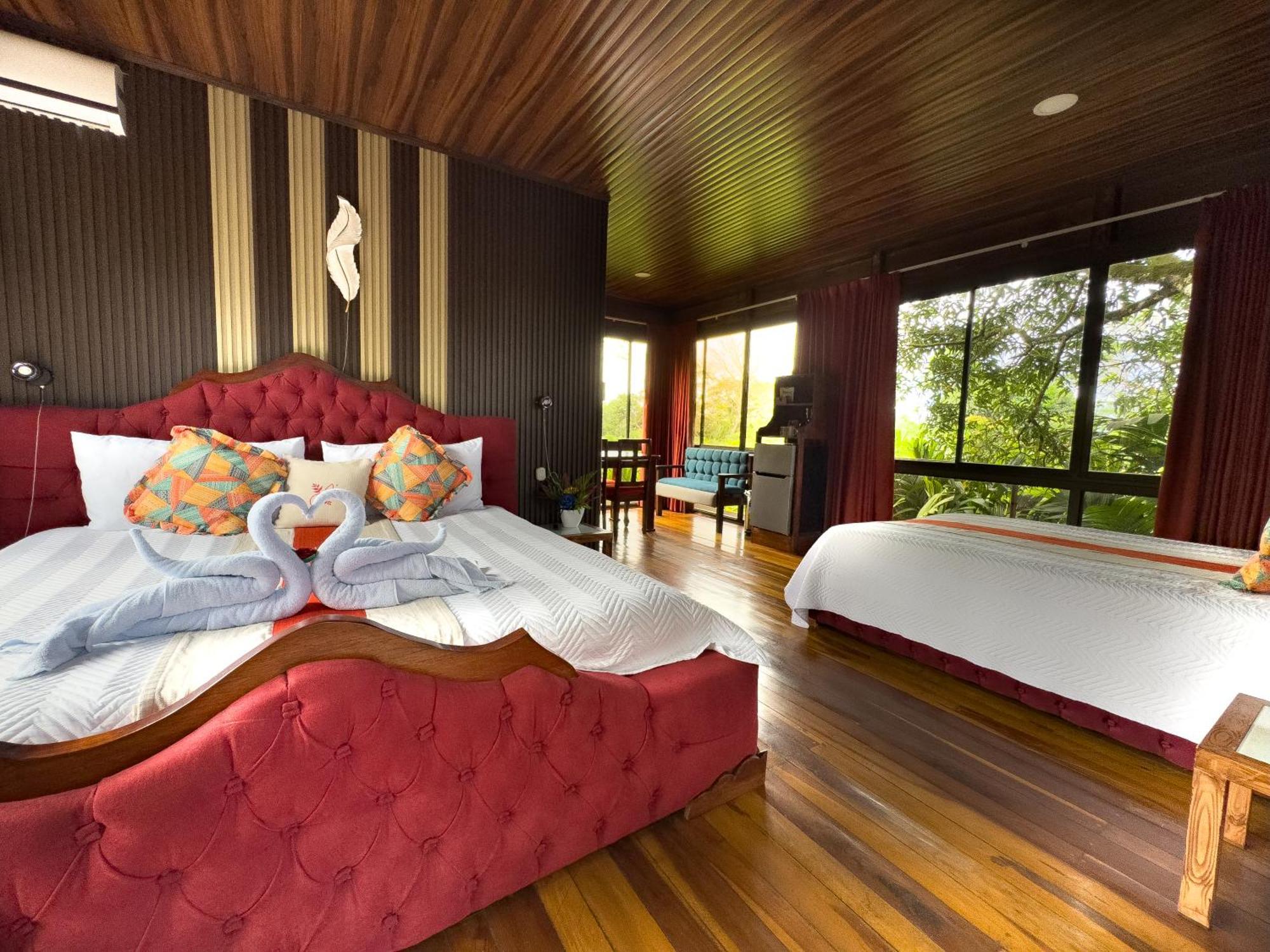Heliconias Nature & Hot Springs Hotel